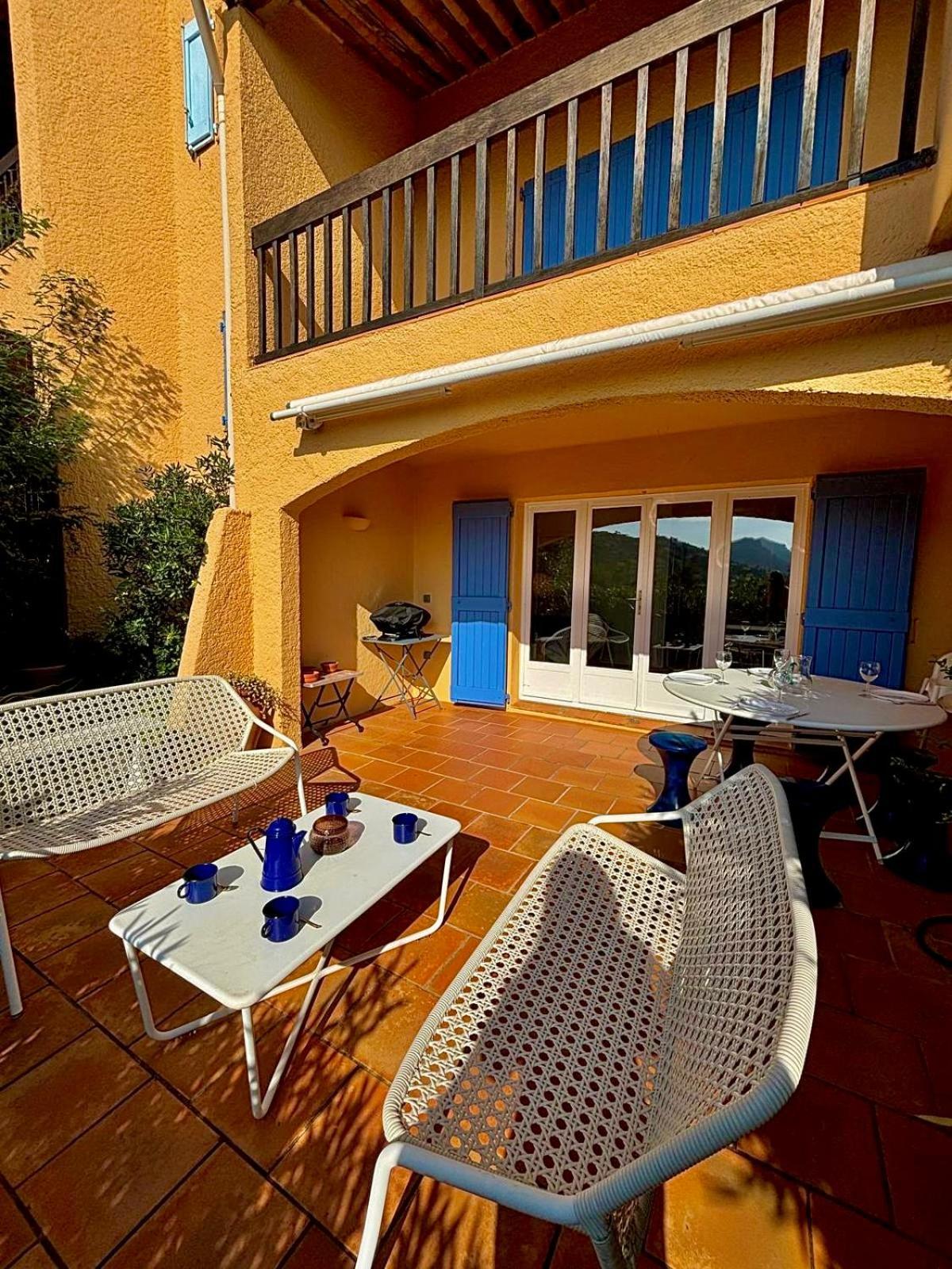 Duplex Vue Dans Avec Piscine Et Parking Théoule-sur-Mer