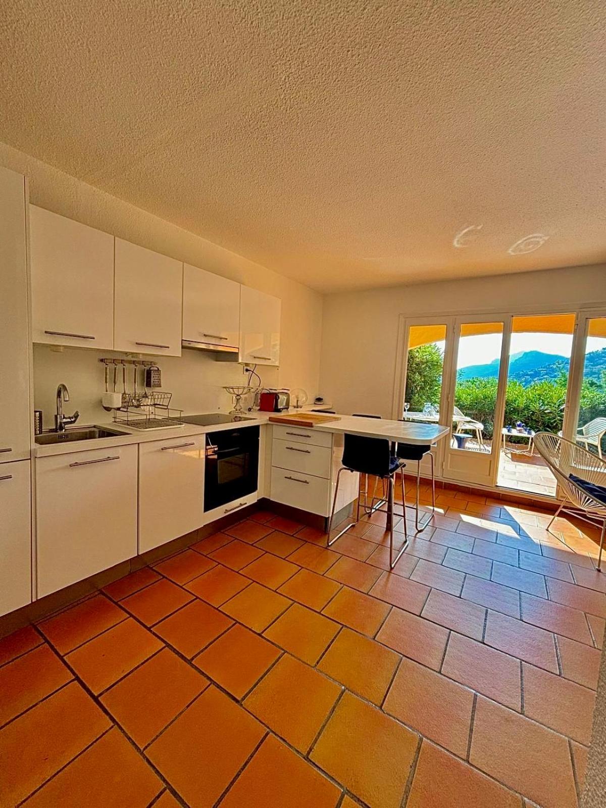Duplex Vue Dans Avec Piscine Et Parking